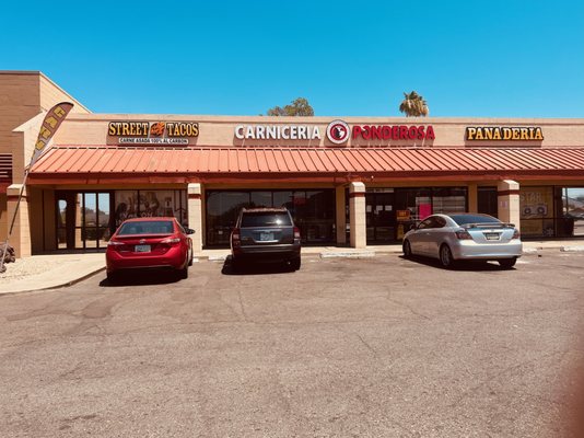 Tienda mexicana "Carnicería ponderosa 2" en Phoenix, AZ